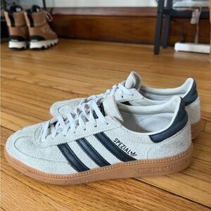 Adidas Spezial Women’s cream and black , size 7.5 but fits like 8/8.5!!